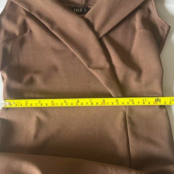 Brown Sleeveless Midi Fitted Dress with Stretch Material - Picture 6 of 8